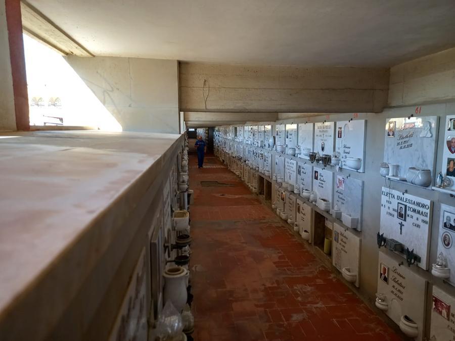 
	Una delle gallerie seminterrate del cimitero della Chiesanuova

