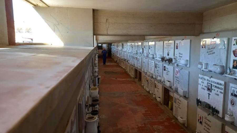 Una delle gallerie seminterrate del cimitero della Chiesanuova