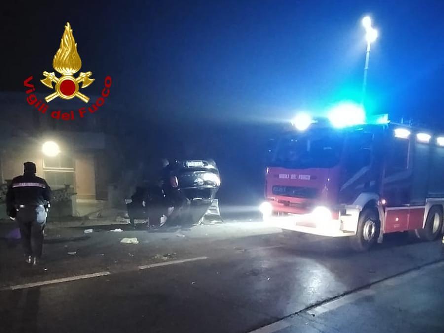 Montopoli, si ribalta con l’auto: è grave