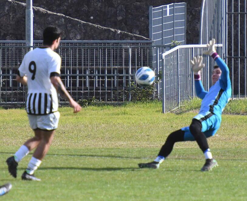 L’attaccante Buffa impegna il portiere del Lanciotto