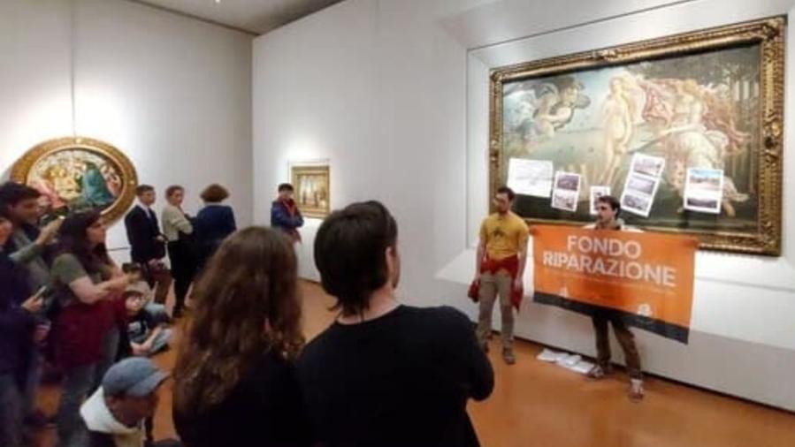 L'ultimo blitz degli ambientalisti a Firenze al museo degli Uffizi