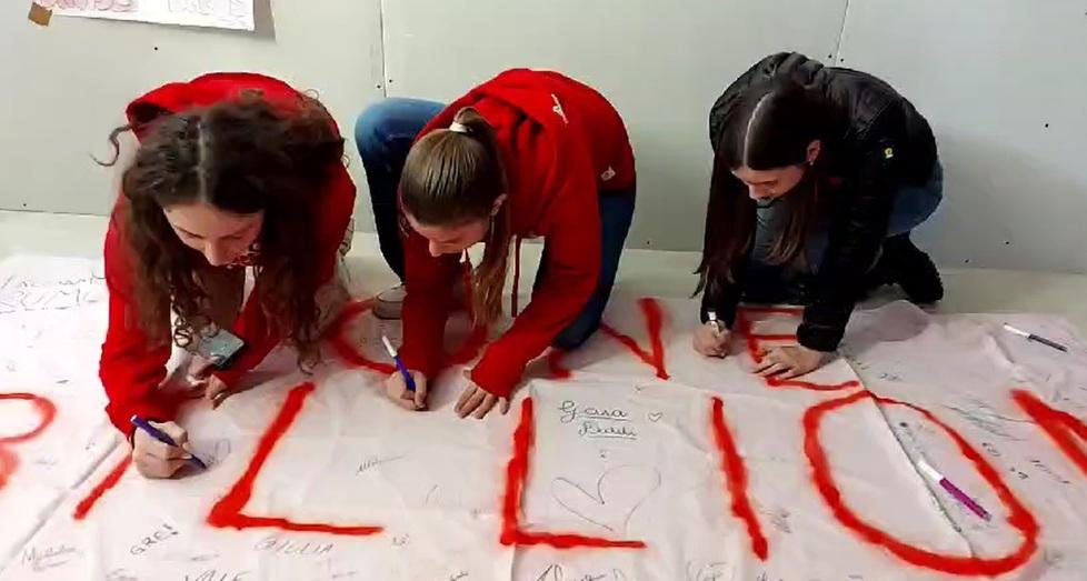 Pavullo, mille studenti in campo per San Valentino contro la violenza sulle donne<br>
