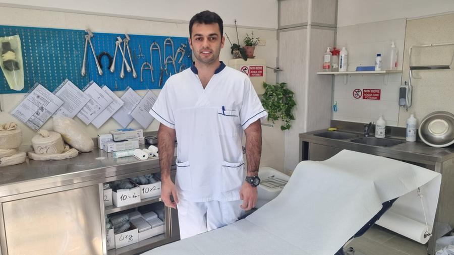 
	Il dottore Davide Emilio Caddeo specializzando in Ortopedia ha operato le due ultracentenarie assiema ai dottori Alessio Guala e Paolo Sanna

