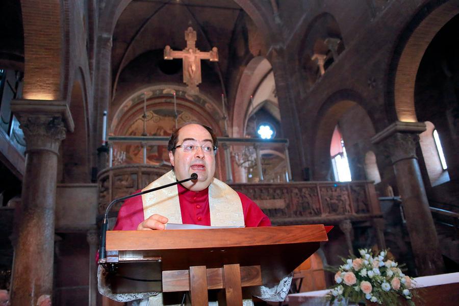 O catechisti o candidati: l’aut aut del vescovo agita i cattolici di Reggio Emilia