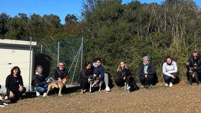 L’istruttrice Barbara Corallo: «Così insegniamo ai cani a non aver paura delle persone»