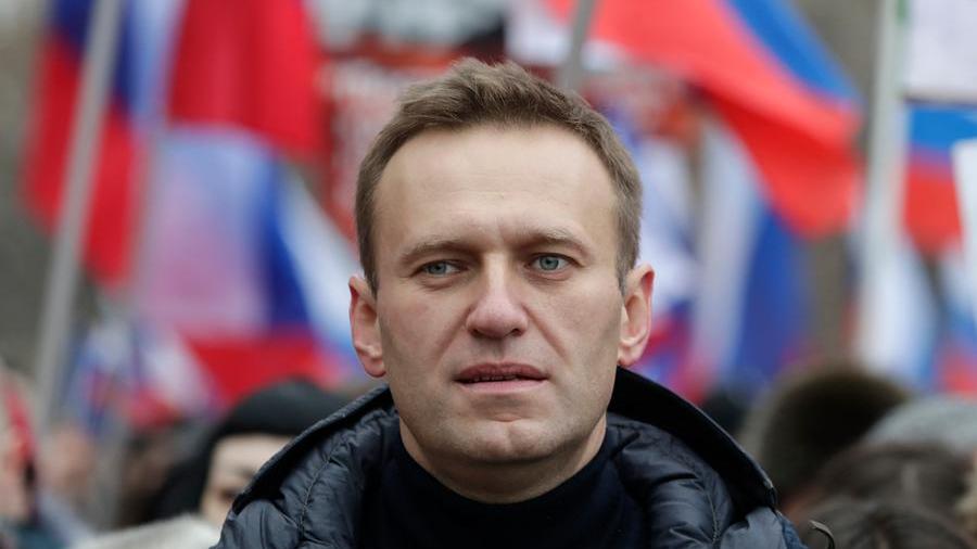 Morto Navalny, l’oppositore di Putin era in carcere: la vita, l’avvelenamento e i dubbi sulla fine