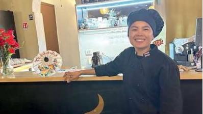 Pisa, boom di imprese stranierie, parla la ristoratrice thailandese: «Si lavora bene, ma la burocrazia è tanta»<br>