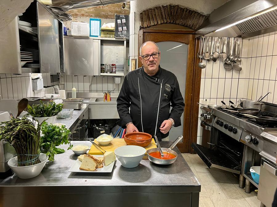 Giuseppe Vinci macomerese titolare del ristorante Sa Piola a Cagliari