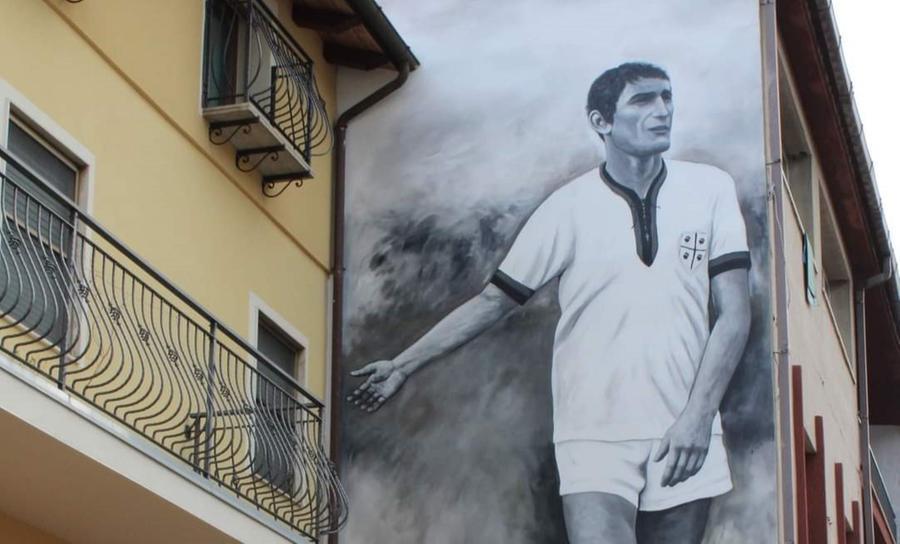 A Muravera un grande murale dedicato a Gigi Riva