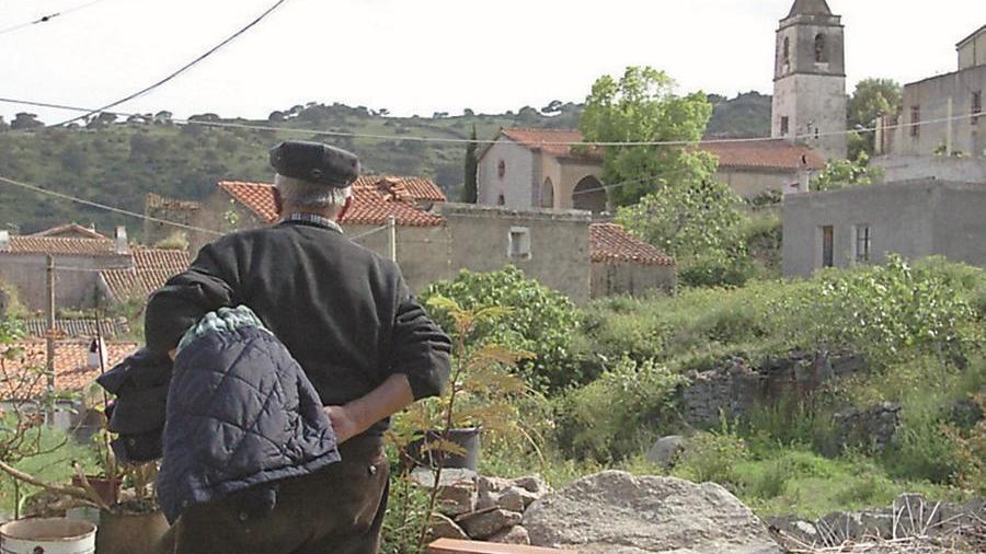 L’isola si svuota, piccoli comuni in crisi tra pochi servizi e giovani in fuga