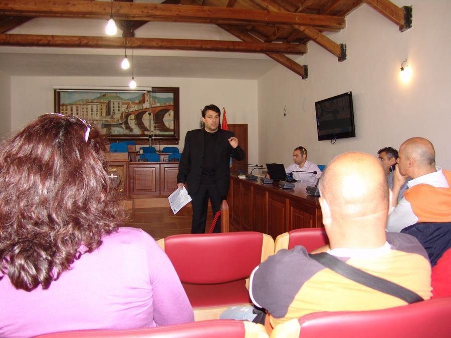 
	Antonello Solinas in un incontro dodici anni fa quando era presidente del Gal Terre Shardana

