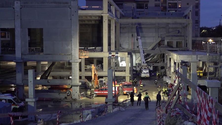 I vigili del fuoco sul luogo della tragedia