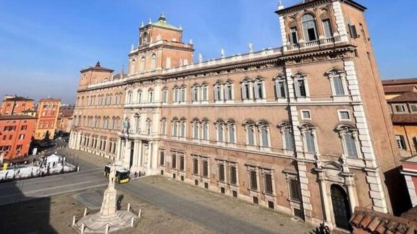 Ricostruzione storica, Modena sfida Reggio Emilia: «Tricolore, siamo i primi»<br type="_moz" />