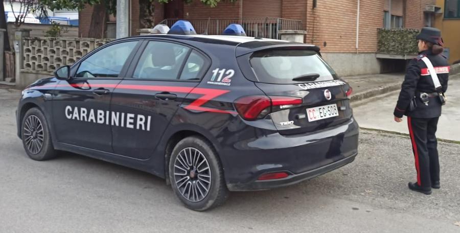 
	Una pattuglia dei carabinieri (foto d'archivio)

