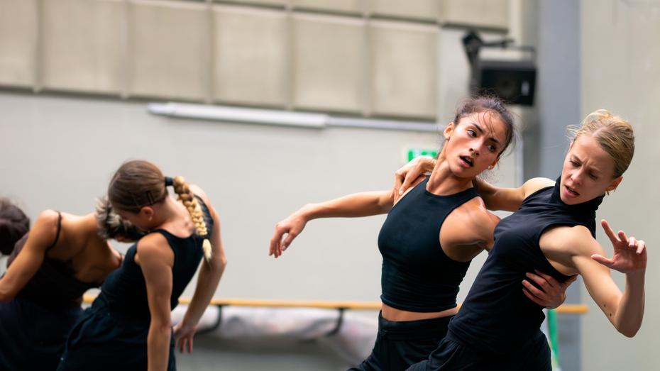 Aterballetto dal Regio alla Fonderia con un inedito trittico di coreografie