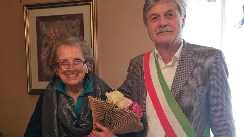 Fiorano, Oriele Casolari compie 104 anni e il sindaco Tosi va a “festeggiarla”<br type="_moz" />