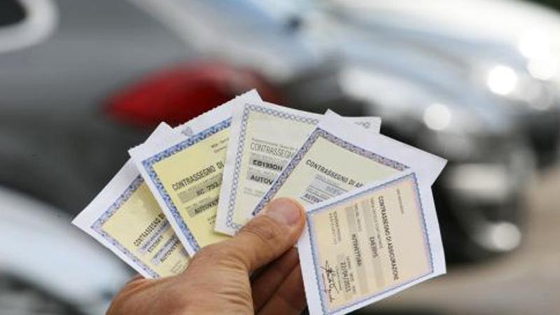 Prato, ogni giorno la Municipale trova due auto senza assicurazione