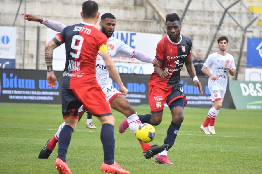 La Torres batte il Perugia 1-0 e consolida il secondo posto in classifica