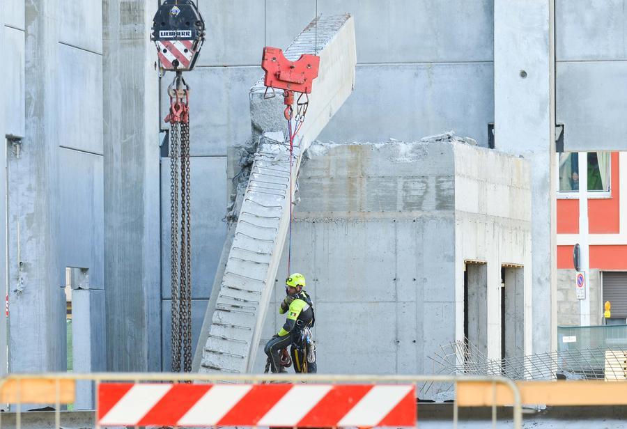 
	La trave che ha ceduto nel cantiere di via Mariti a Firenze

