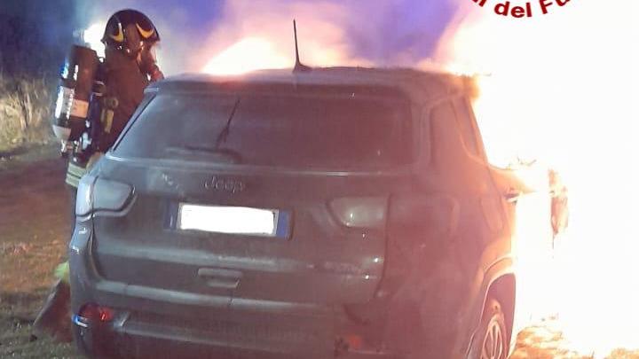 Oniferi, è del sindaco l’auto distrutta dal fuoco durante la festa del carnevale