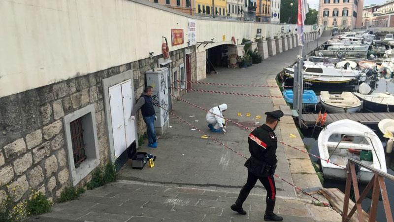 I rilievi dei carabinieri sugli scali Novi Lena dopo l’aggressione a Massimo Galleni