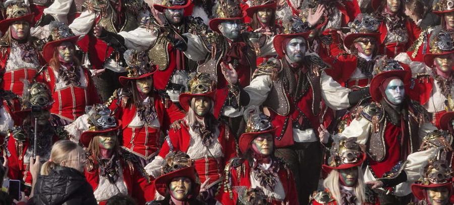Il quinto corso mascherato (foto Roberto Paglianti)