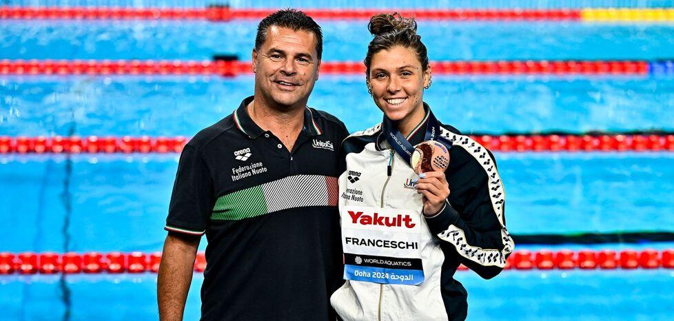 Sara Franceschi con la sua medaglia di bronzo insieme al padre Stefano Franceschi