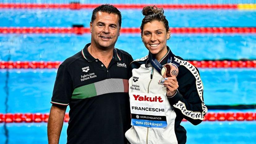 Sara Franceschi con la sua medaglia di bronzo insieme al padre Stefano Franceschi