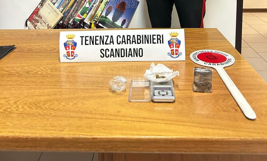Scandiano, girava con un etto di hascisc nella giacca: 24enne arrestato