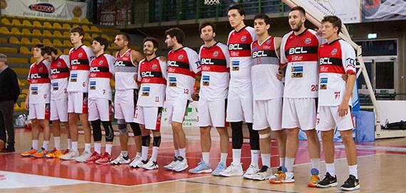 Il roster del Bc Lucca pronto per i play-in Silver con i leader Barsanti, Brugalassi, Lippi e Trentin guidati da Olivieri