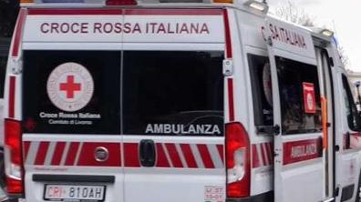 Infortunio sul lavoro a Guasticce, chiodo conficcato nel ginocchio di un operaio