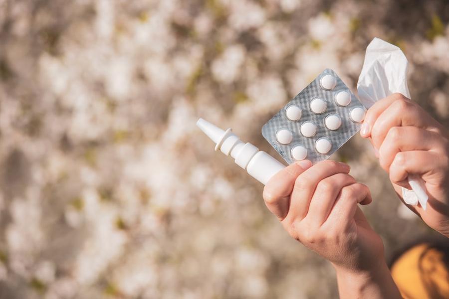 Raffreddore, l’alt di Aifa ai farmaci con pseudoefedrina: quali sono, effetti collaterali e sintomi