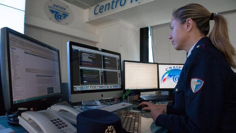 Lucca, lui la lascia e lei mette sul web le foto hard dell’ex: a processo<br type="_moz" />