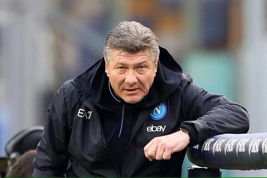 Il Napoli esonera Walter Mazzarri