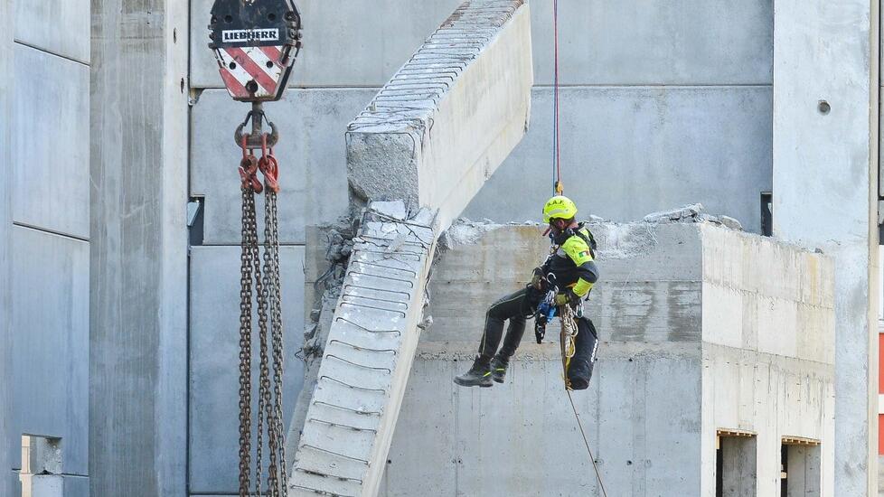 Controlli nei cantieri, siamo fermi a 30 anni fa. Un’ispettrice: «Verbali ancora su carta carbone»