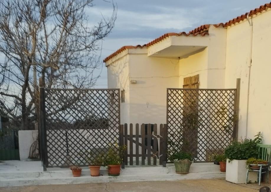 La scuola è chiusa per lavori, il seggio elettorale a casa di signora Maria: il caso a Sassari