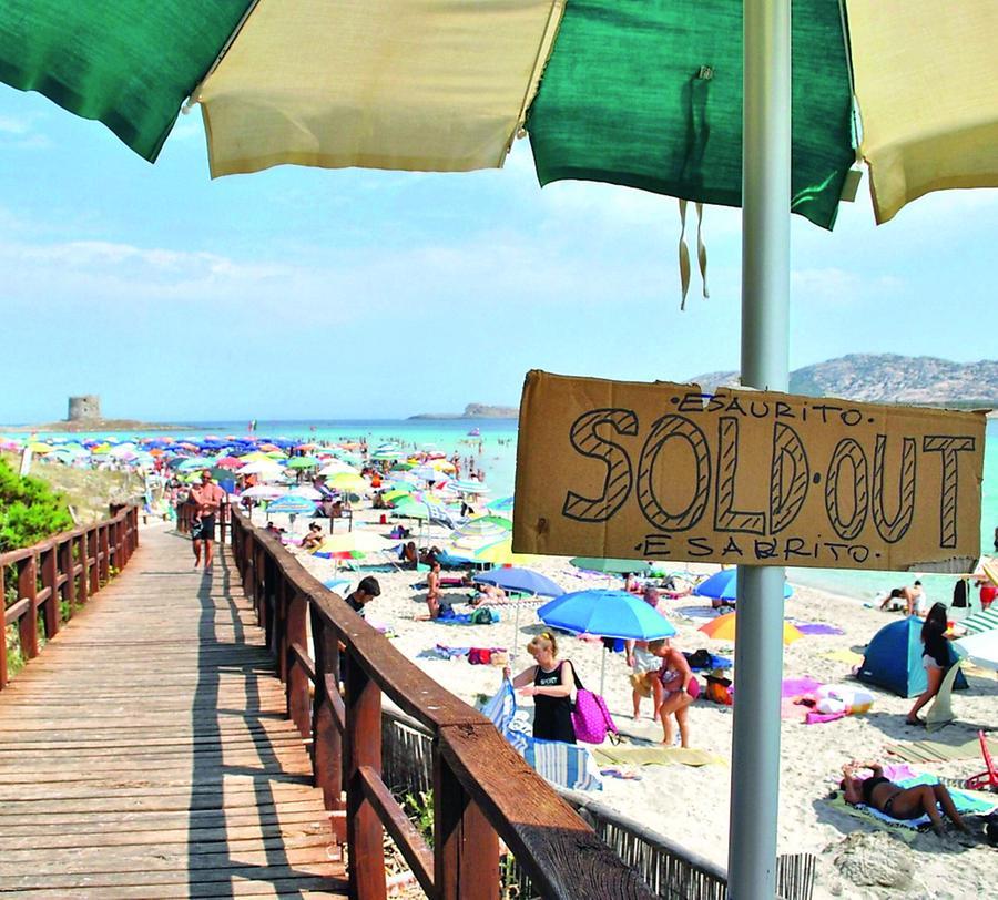 Industria delle vacanze ma soltanto per pochi mesi all’anno: l’isola vuole allungare il passo