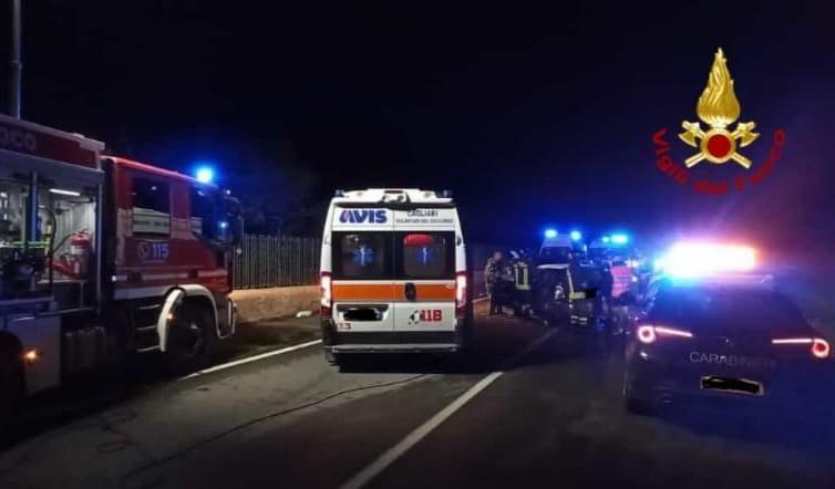 Scontro tra due auto sulla 131, un ferito grave