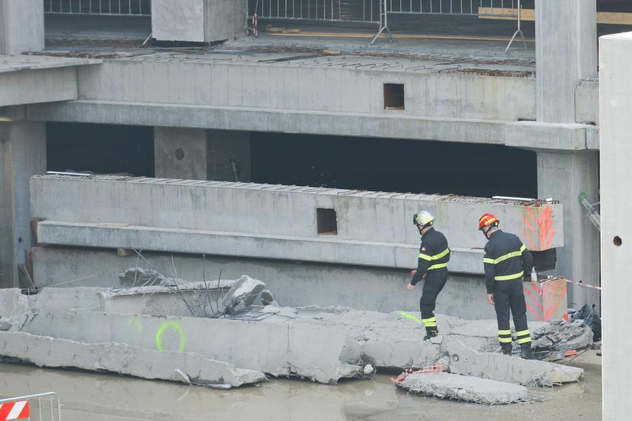 Morti nel cantiere Esselunga, perché la trave è crollata? S'indaga sul fissaggio: ecco cosa potrebbe essere successo