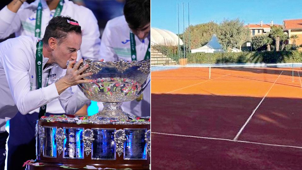 Filippo Volandri bacia la Coppa Davis e il campo centrale della Cooperativa Tennis Livorno di Banditella