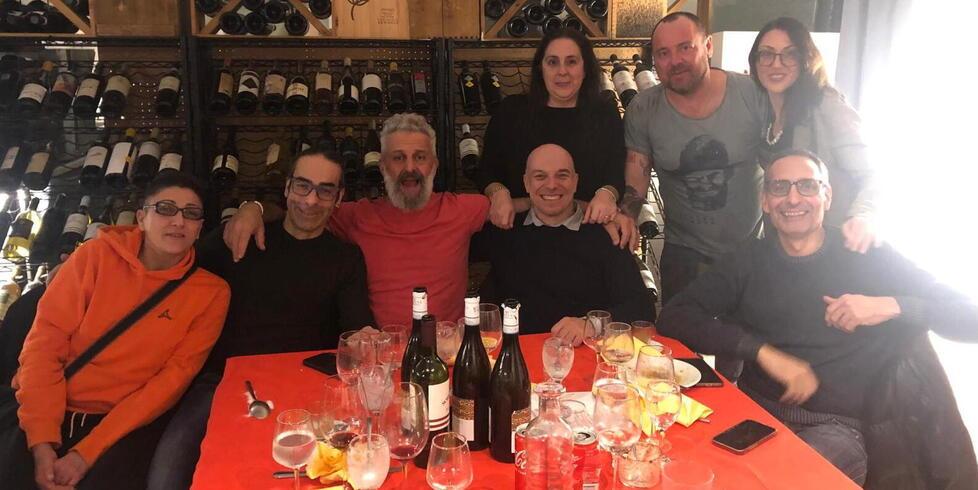 «Il Billy, i lenti, la palla avvelenata»: la ex quinta C e la cena amarcord