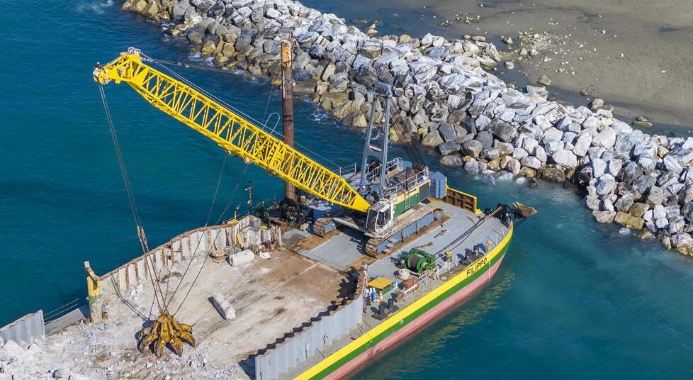 Spiagge di ghiaia a Marina di Pisa, pronto lo studio: «Dovranno essere più alte e ampie»
