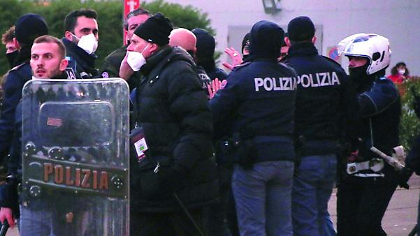 Sono quattro i tifosi della Reggiana alla sbarra per la rissa ai Petali