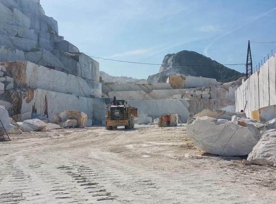 Nero alle cave, il processo va avanti