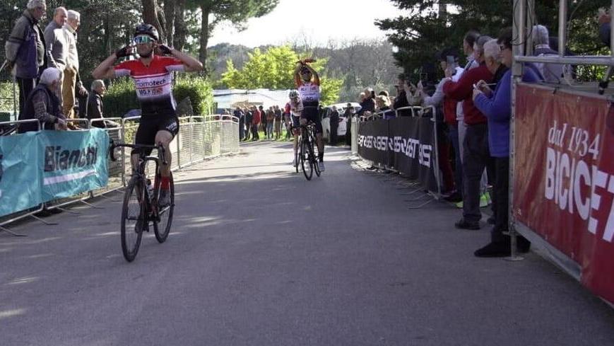 Cini vince la corsa per Pantani
