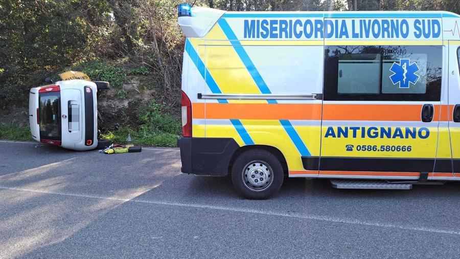 Livorno, si ribalta con l’auto al Cisternino