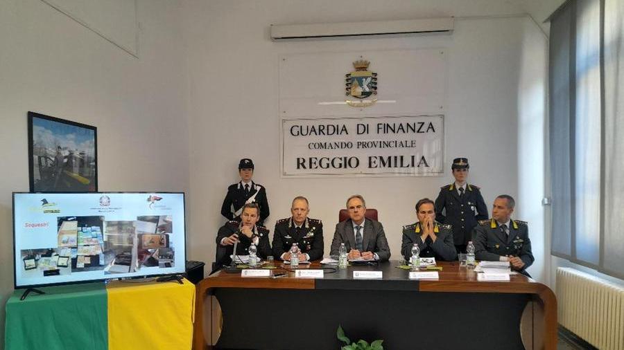 False fatture e riciclaggio: oltre 100 indagati. Sequestri da 10,5 milioni di euro