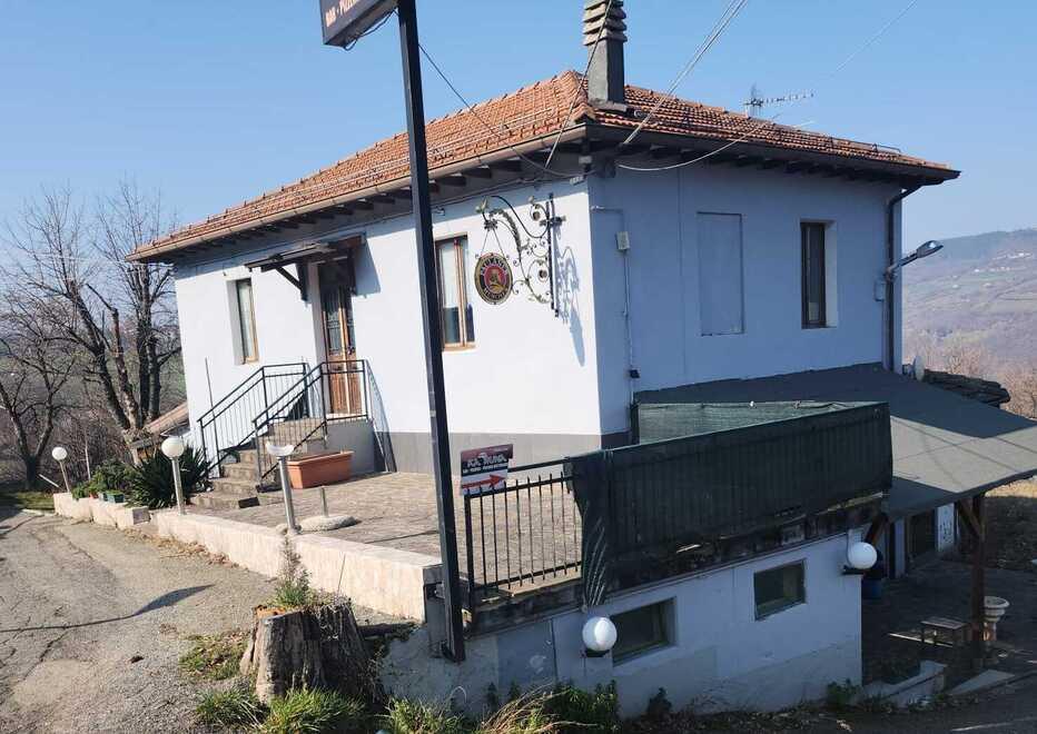 Gusciola di Montefiorino, il paese da un anno e mezzo senza bar: «Offriamo la gestione gratuita»<br>
