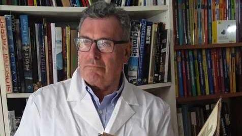 Livorno, in pensione Riccardo Risaliti il neurologo che guida la mano dei chirurghi
