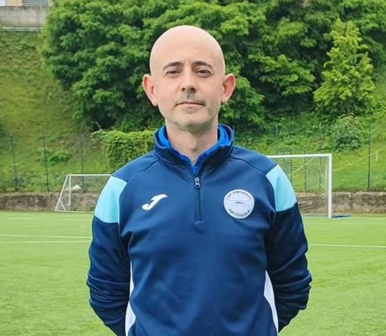 Pievepelago, colto da infarto muore a 44 anni: il paese in lacrime per mister Capasso<br type="_moz" />
